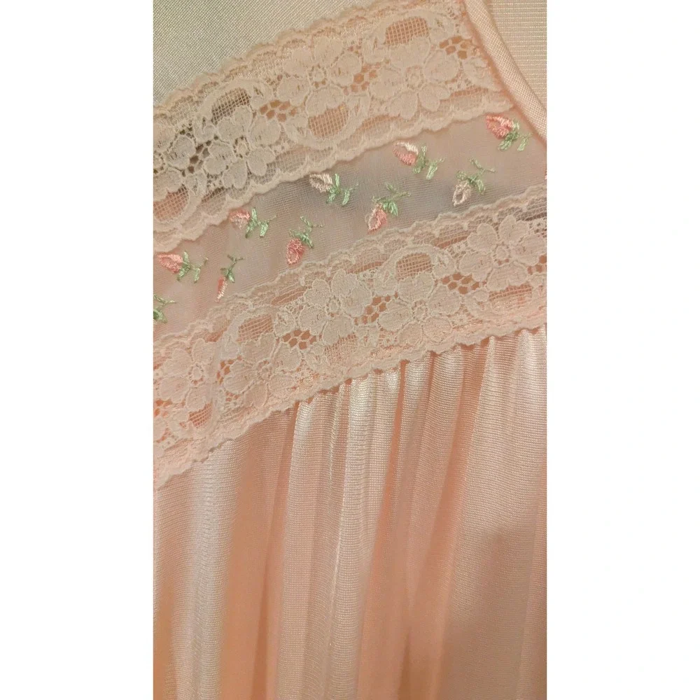 Vanity Fair Nightgown L Peach Vintage Lace Embroidered Antron III Nylon USA Made